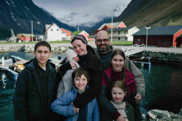 Fjord de Mungiu : Double Palme d'Or à Cannes et record historique pour Neon